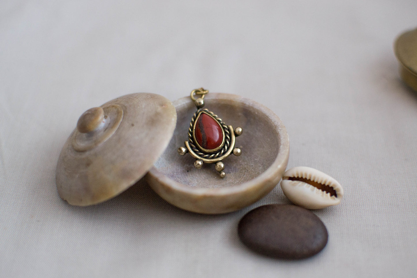 DREAMSEED AMULET NECKLACE